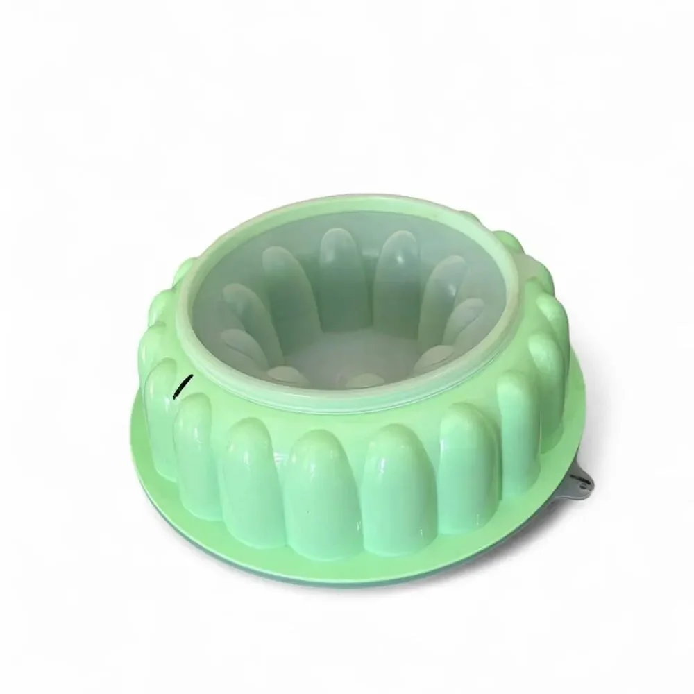 Vintage Tupperware Jel-Ring jello mold in mint green complete set